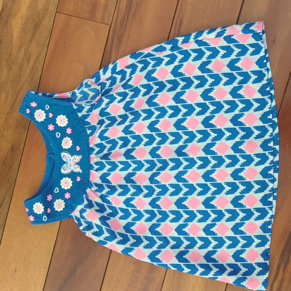 Girls - Outfit - Picture 2 of 6